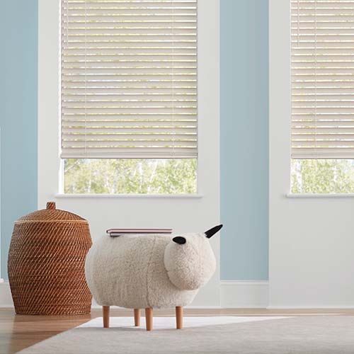 child-safe-hunter-douglas-aero-drapery-and-blind