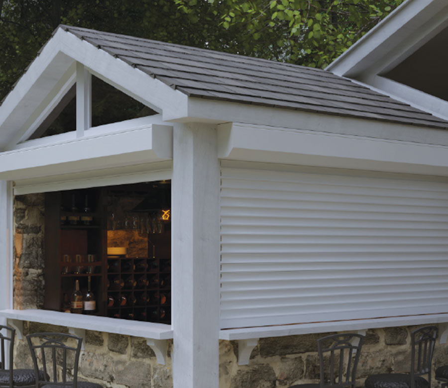 white pentagon defenda guard on outside building